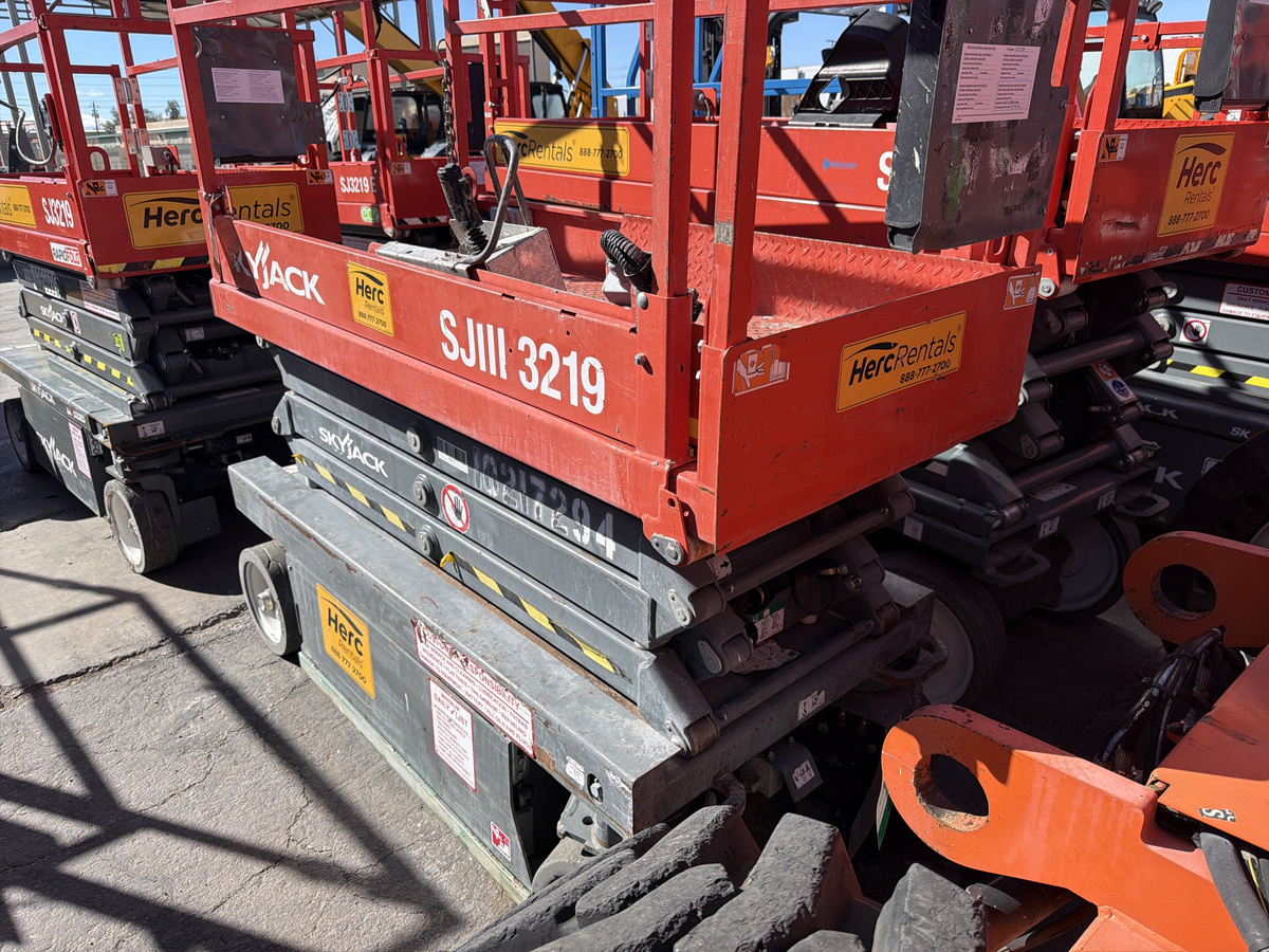 2017 Skyjack SJ3219
