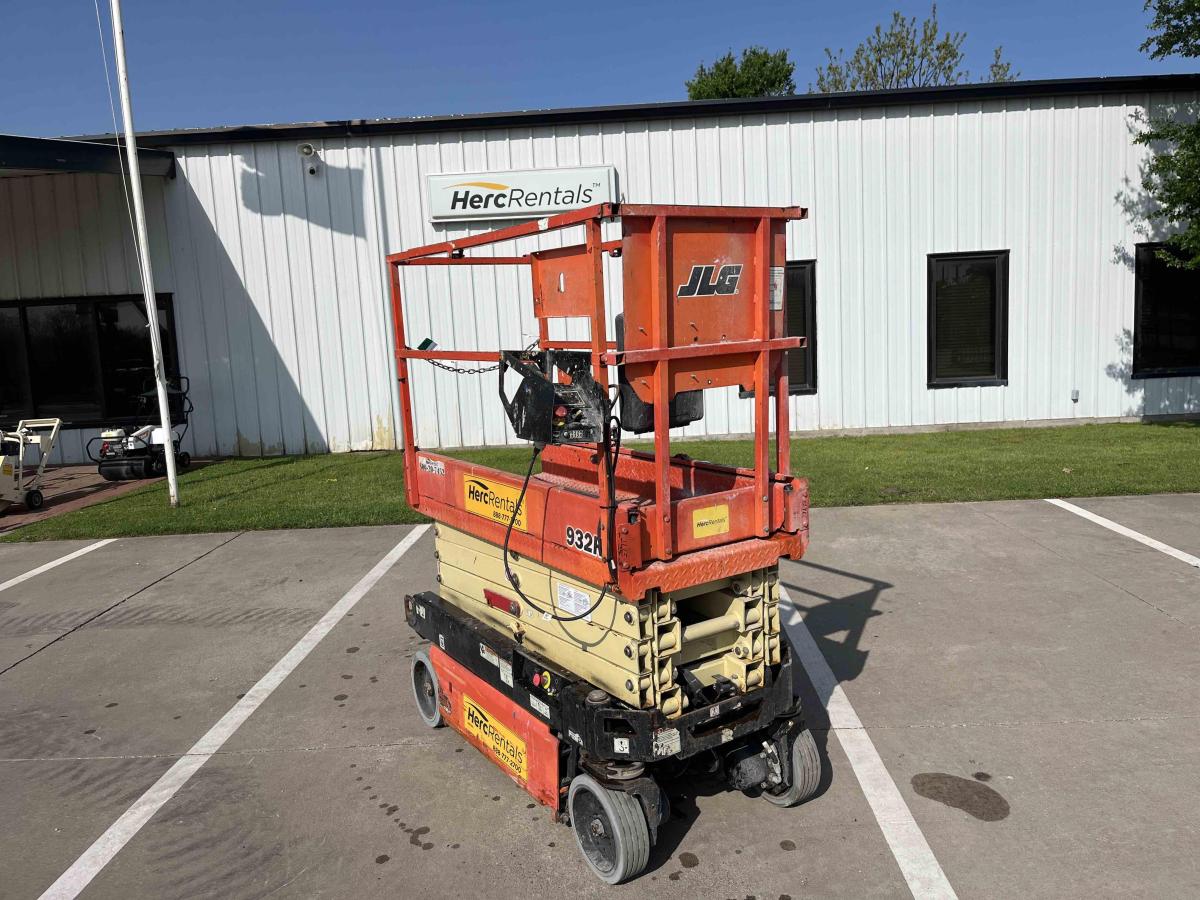 2018 JLG 1932R