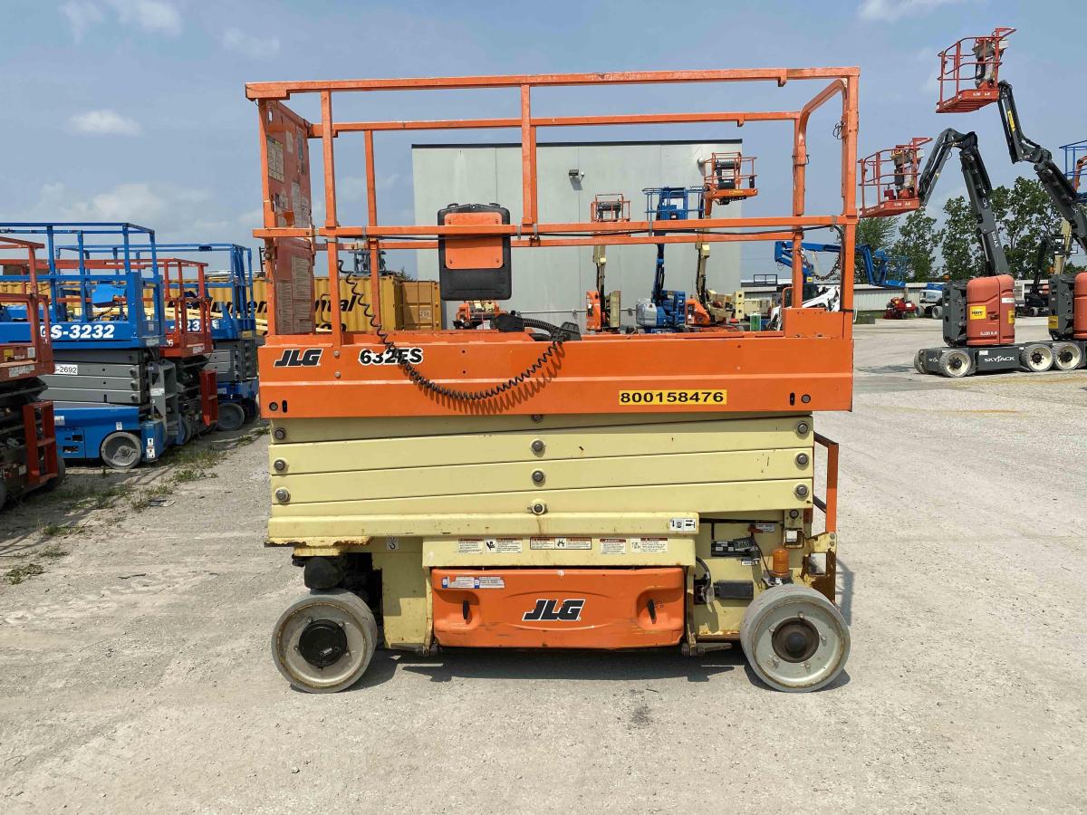 2017 JLG 2632ES-1