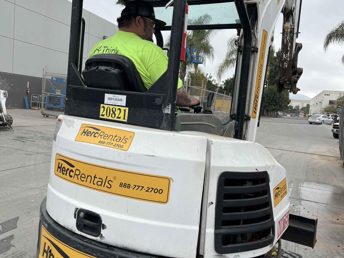 2016 Bobcat E32