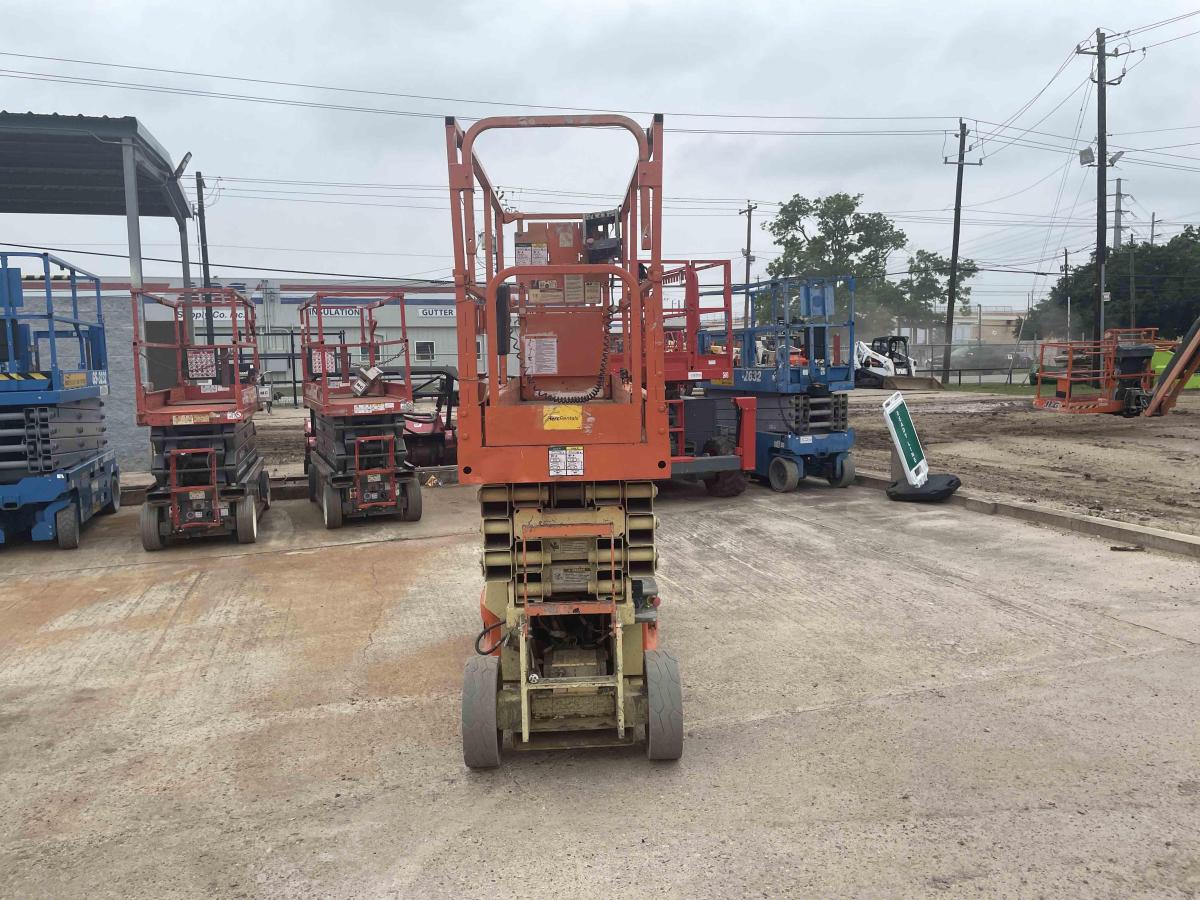2017 JLG 2632ES
