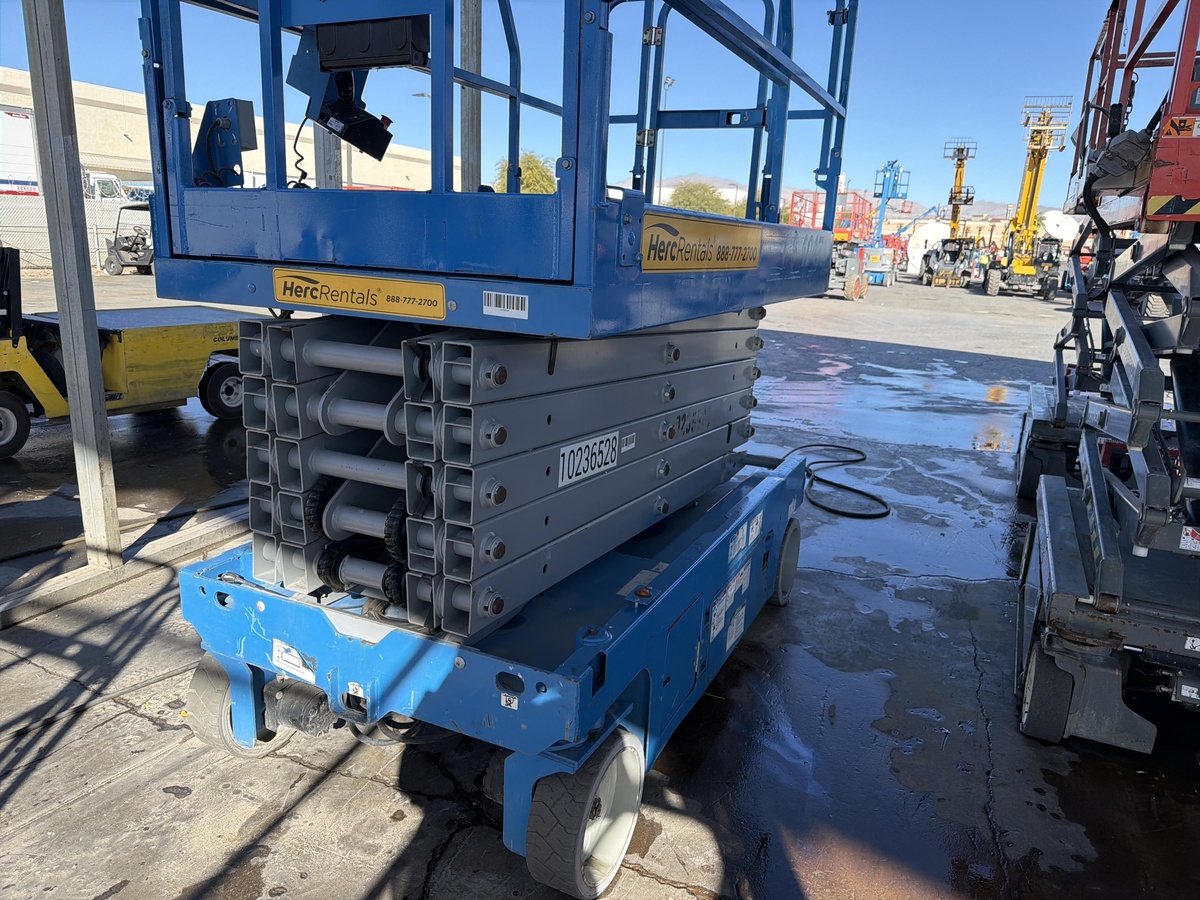 2018 Genie GS-4047