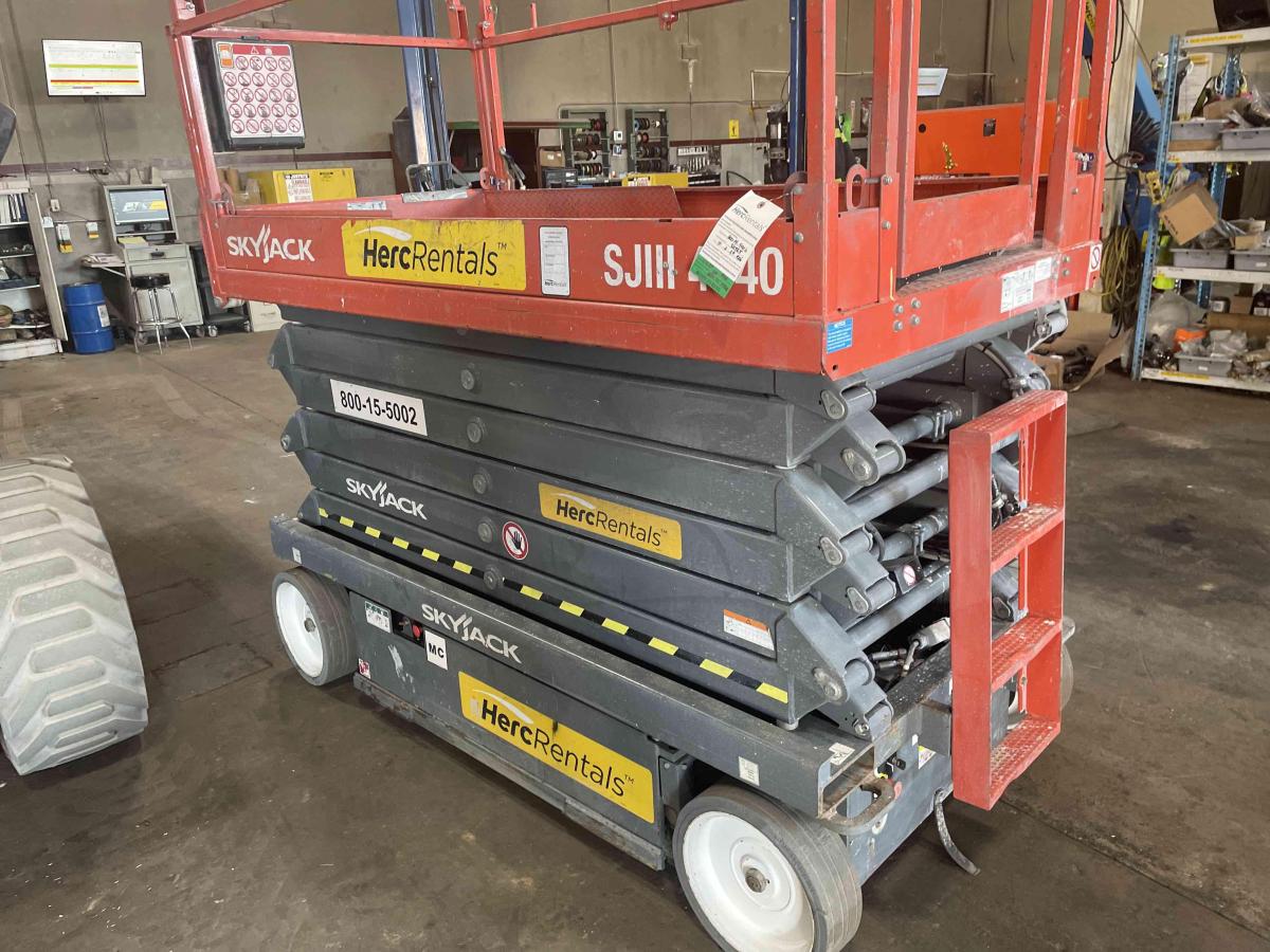 2017 Skyjack SJ4740
