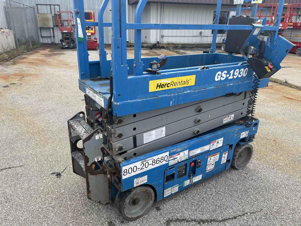 2018 Genie GS-1930