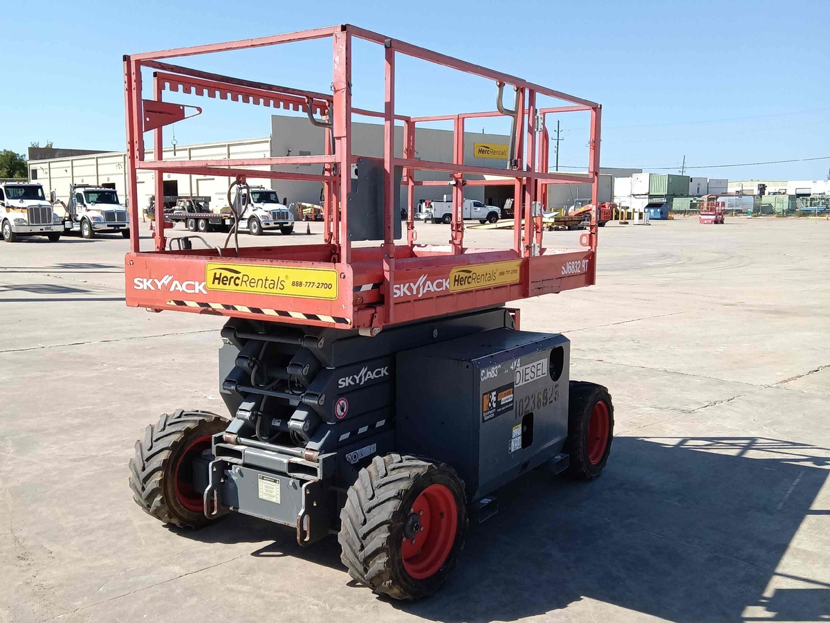 2018 Skyjack SJ-6832RT-5