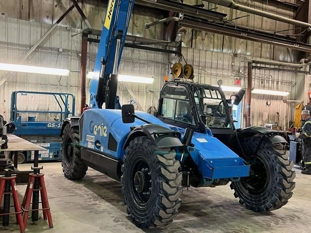2018 Genie GTH 844-2