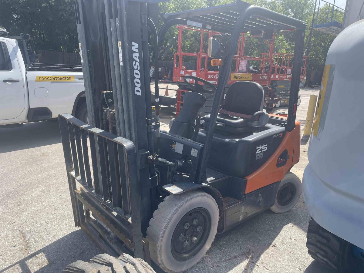 2017 Doosan G25P-5-8