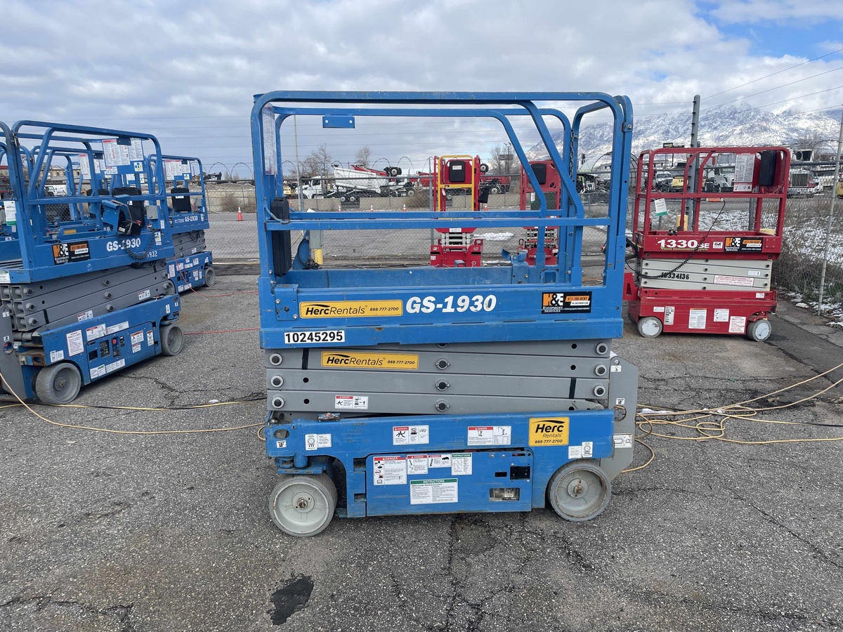 2018 Genie GS-1930