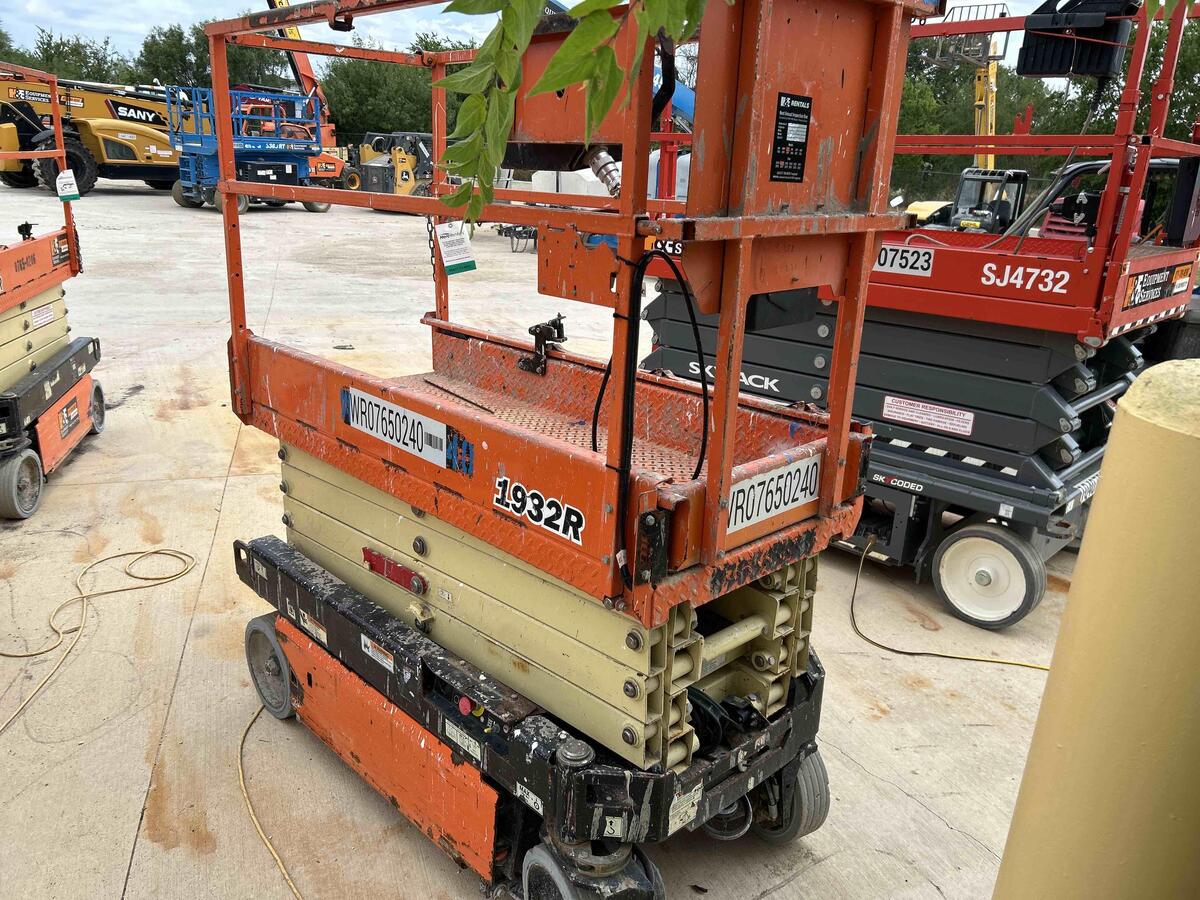 2018 JLG 1932R-5