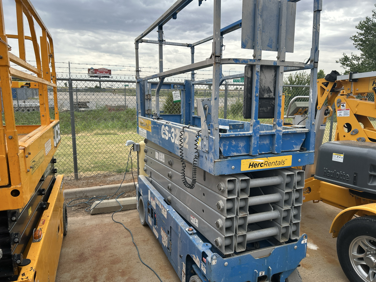 2019 Genie GS-3232