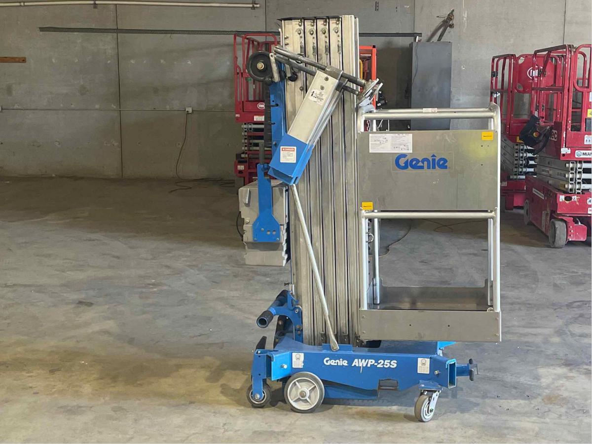 2019 Genie AWP-25S