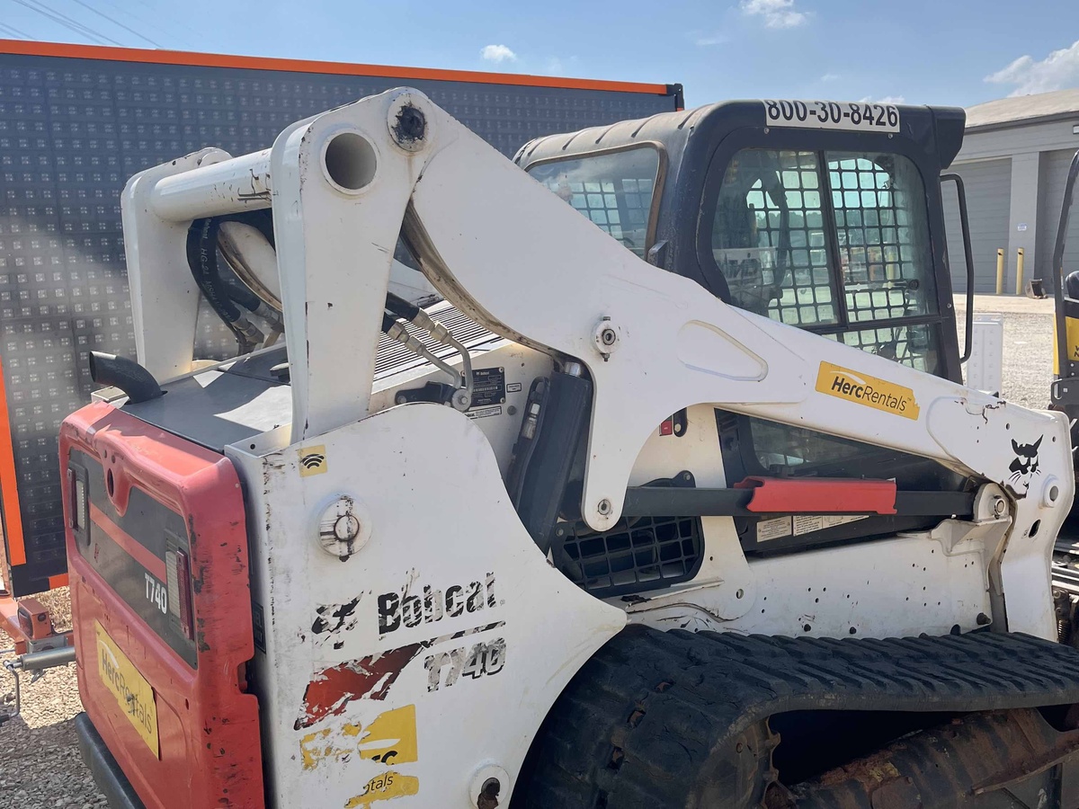 2021 Bobcat T740-3