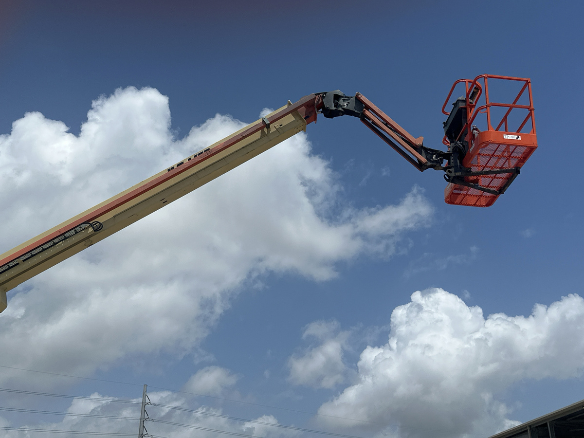 2018 JLG M600JP-4