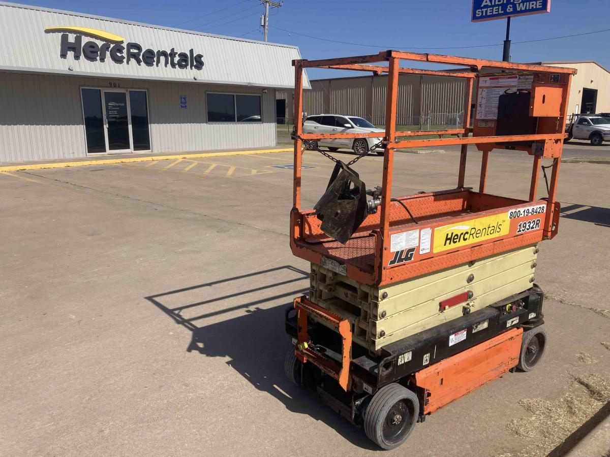 2018 JLG 1932R-2