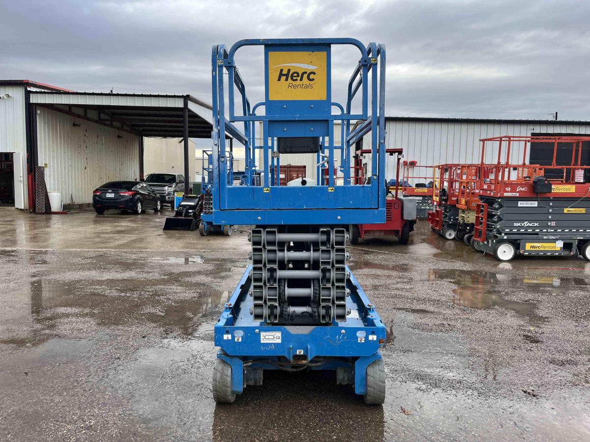 2019 Genie GS-4047