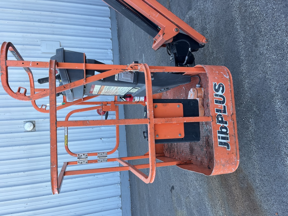 2015 JLG E300AJP-4