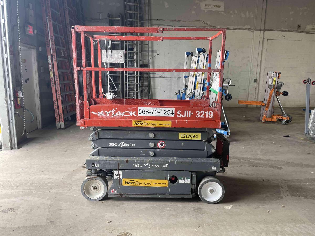 2017 Skyjack SJ3219