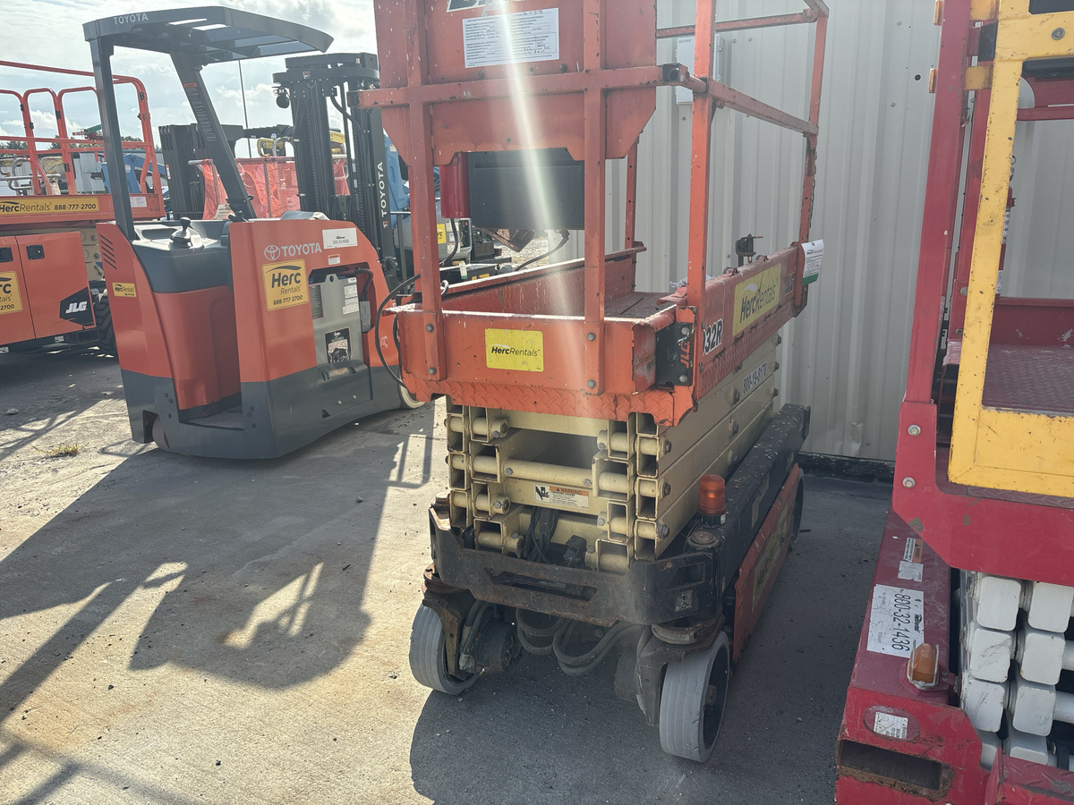 2018 JLG 1932R-2