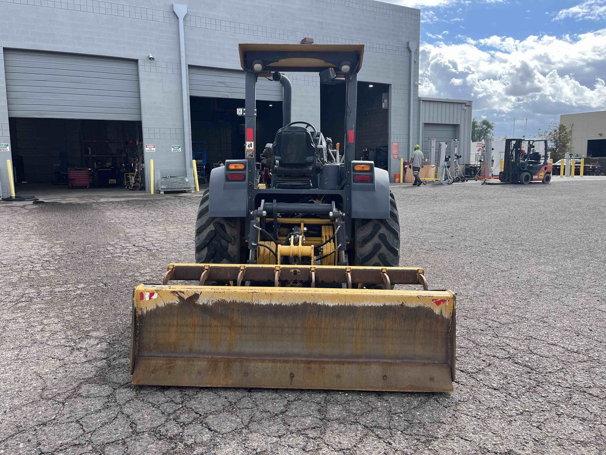 2017 John Deere 210L-6