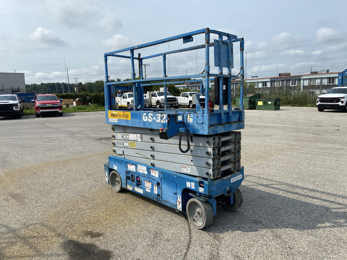 2016 Genie GS-3232