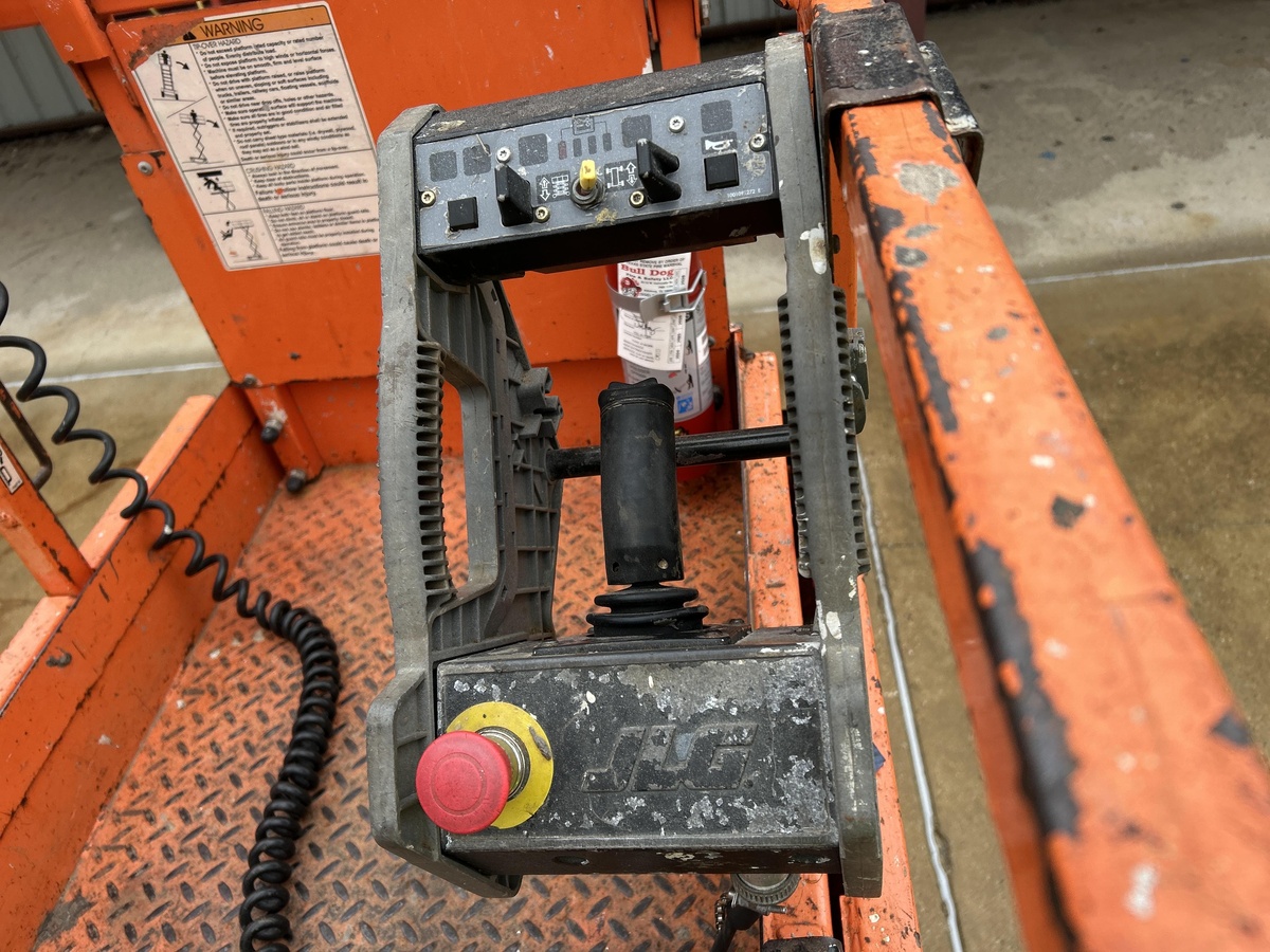 2018 JLG 2632ES-9