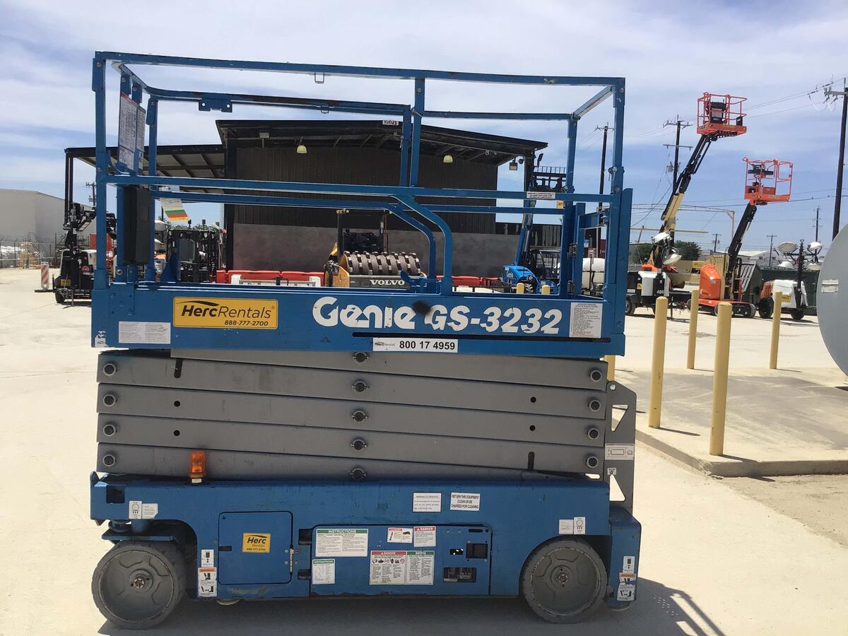 2017 Genie GS-3232-4