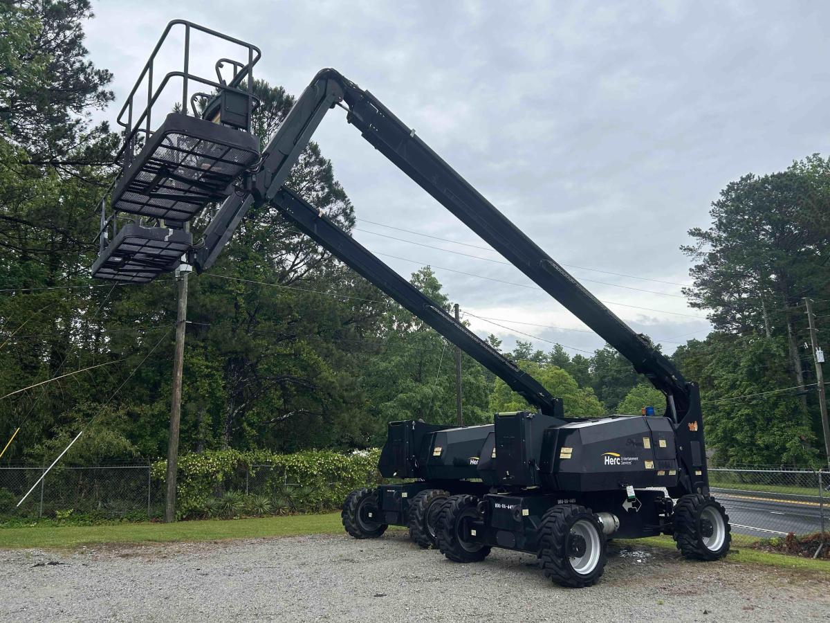 2015 JLG 800AJ