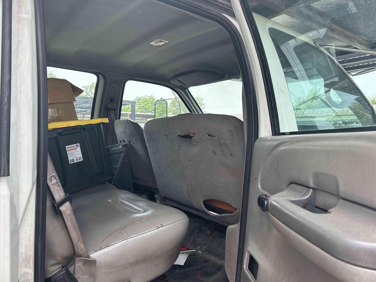 2000 Ford F750-8