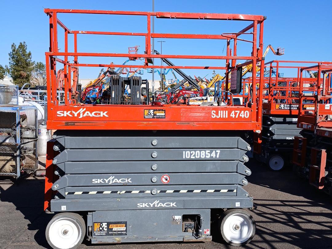 2017 Skyjack SJ4740