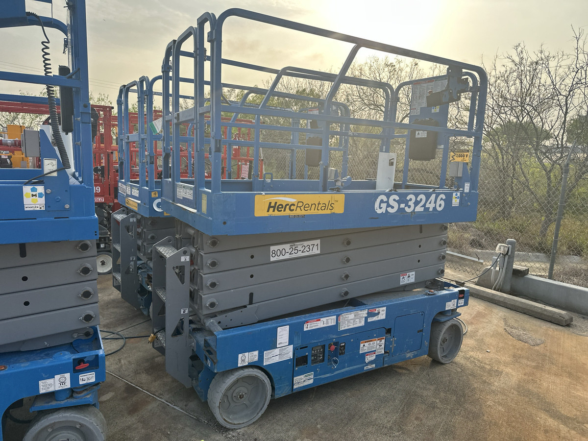 2019 Genie GS-3246