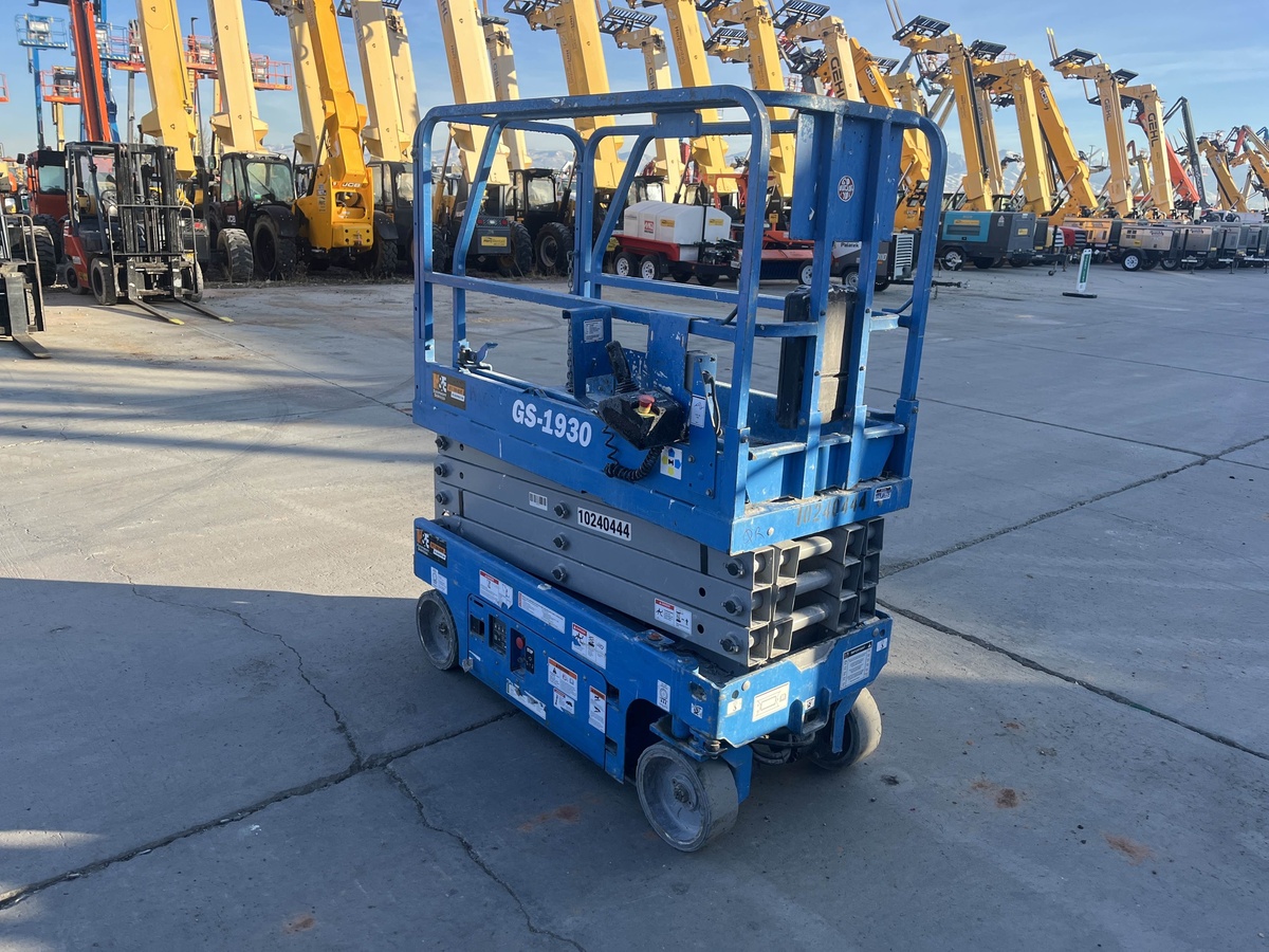 2018 Genie GS-1930