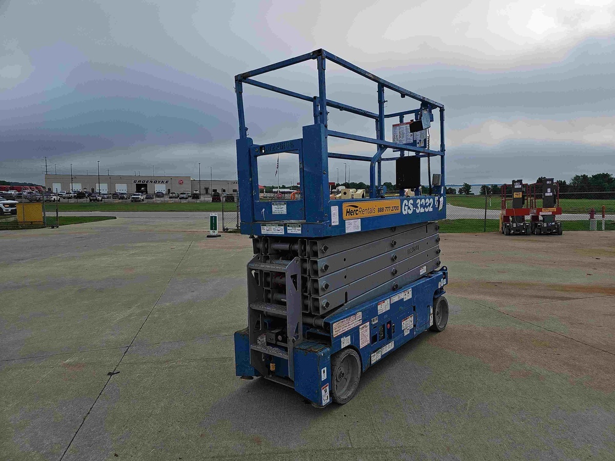 2018 Genie GS-3232-4