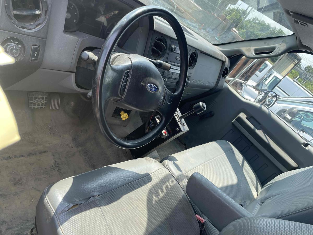 2015 Ford F750-5