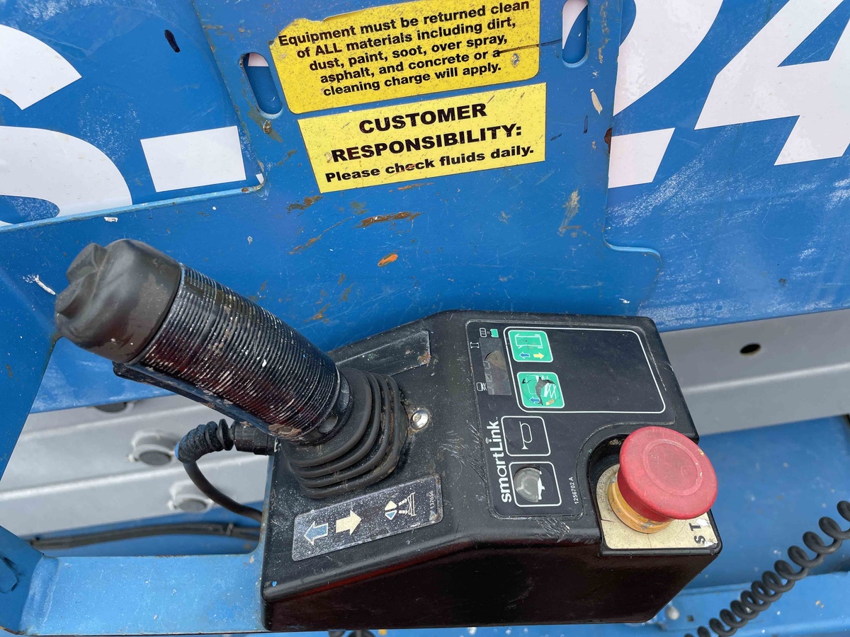 2017 Genie GS-3246-4