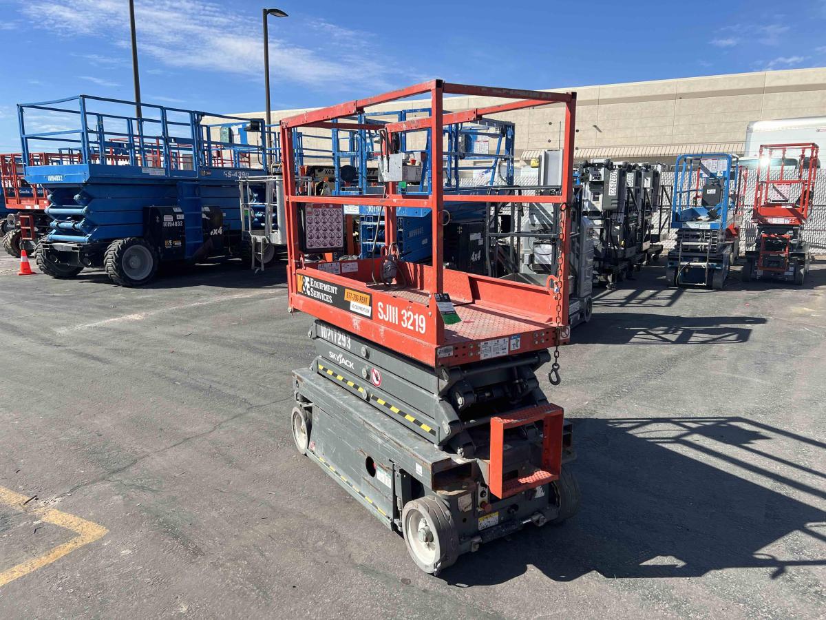 2017 Skyjack SJ3219