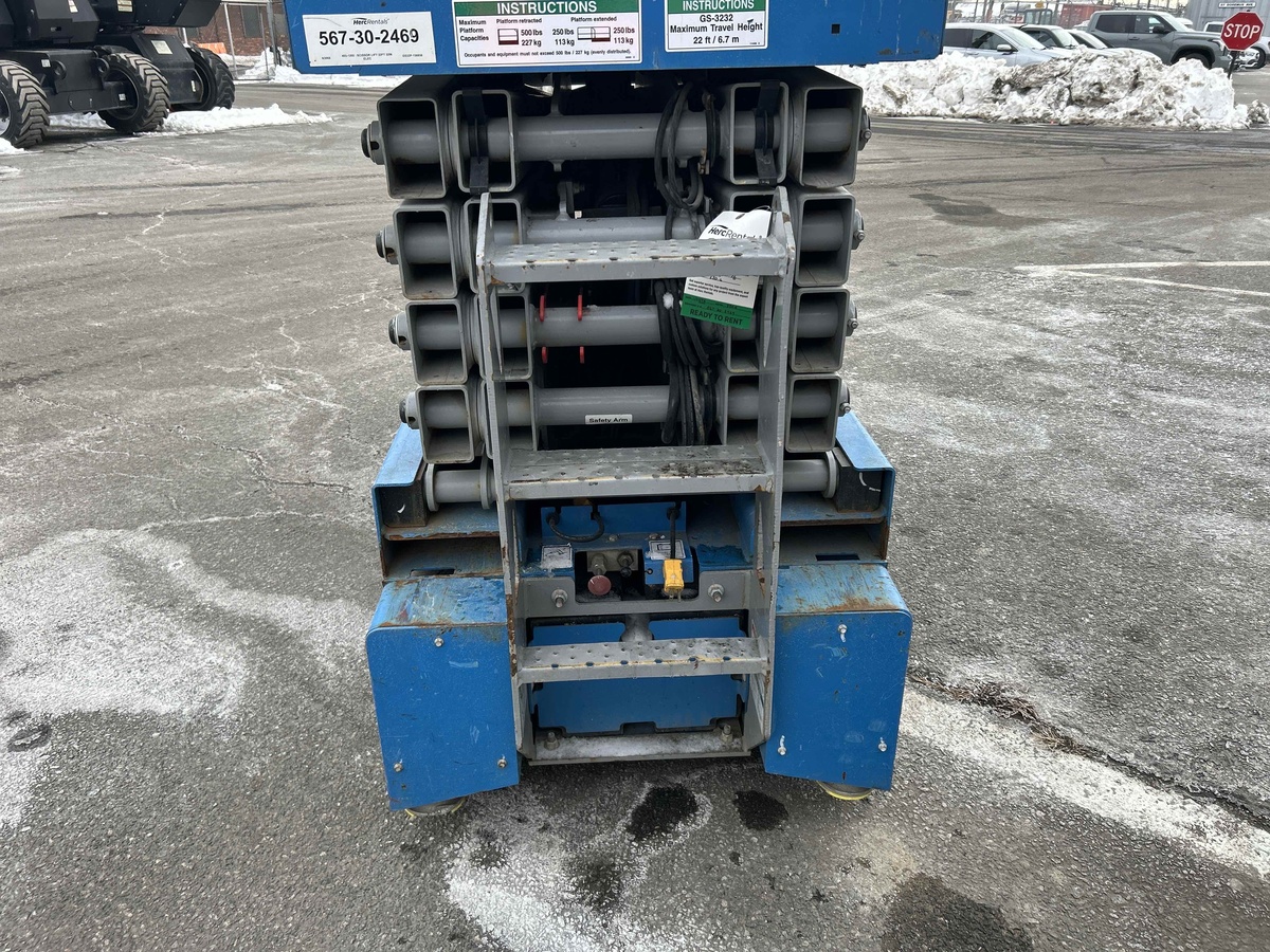2017 Genie GS-3232-6