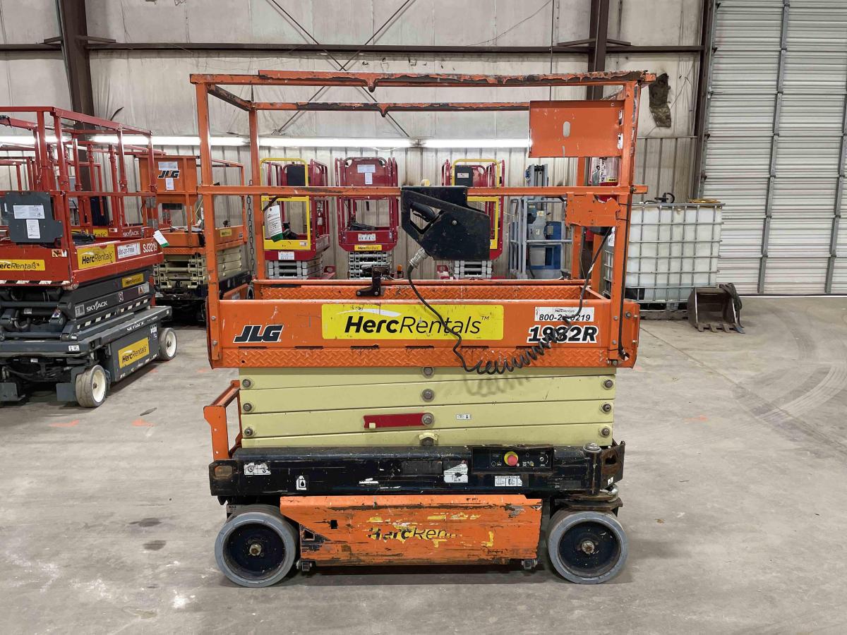 2018 JLG 1932R