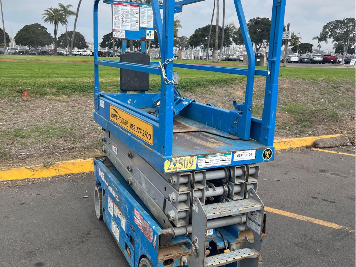 2017 Genie GS-1930