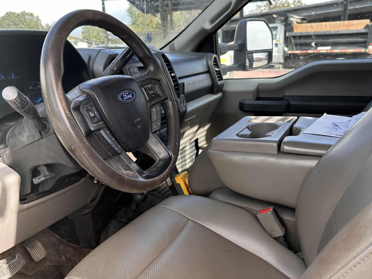 2017 Ford F550-4