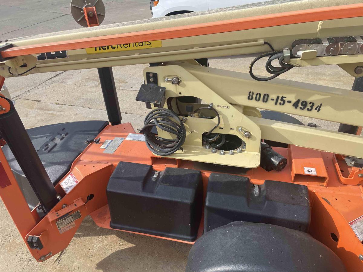 2017 JLG T350-6
