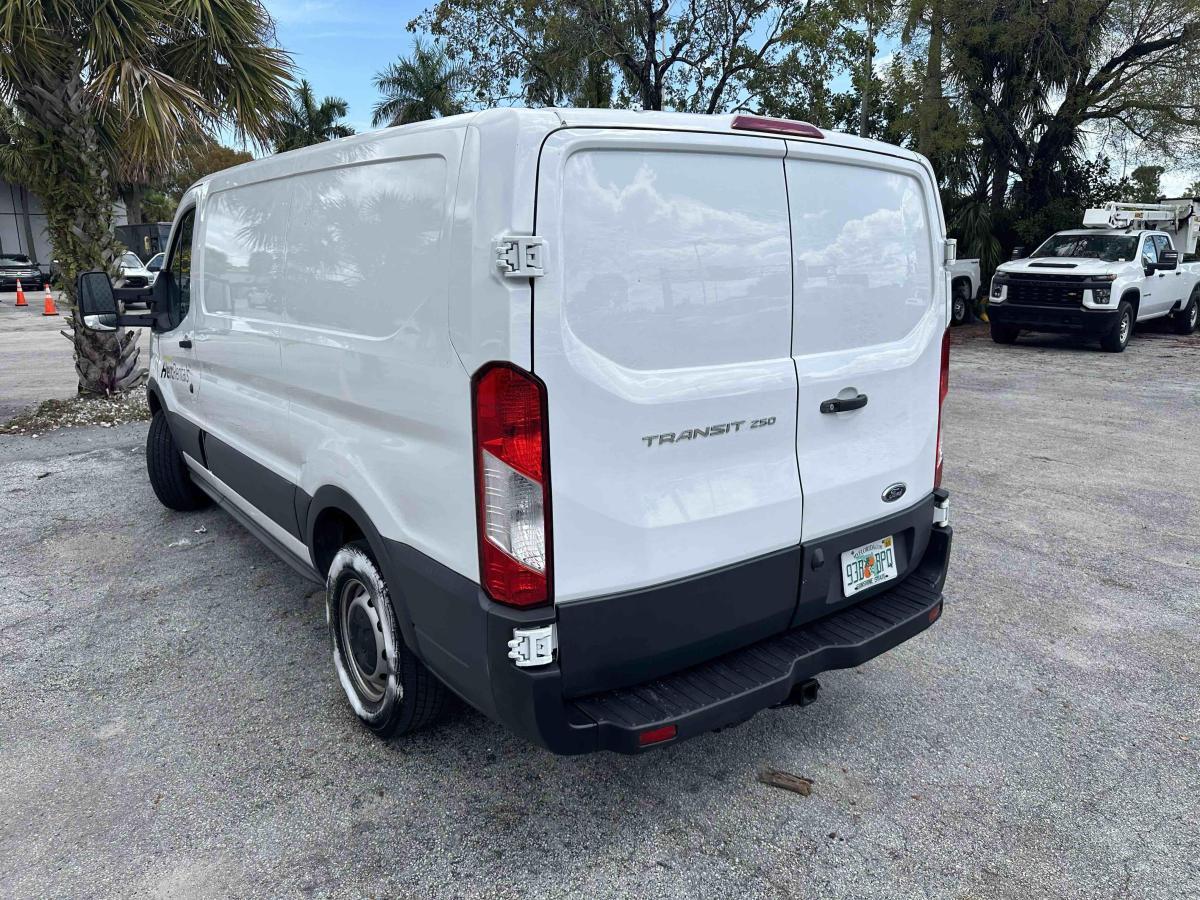 2018 Ford Transit 250-3