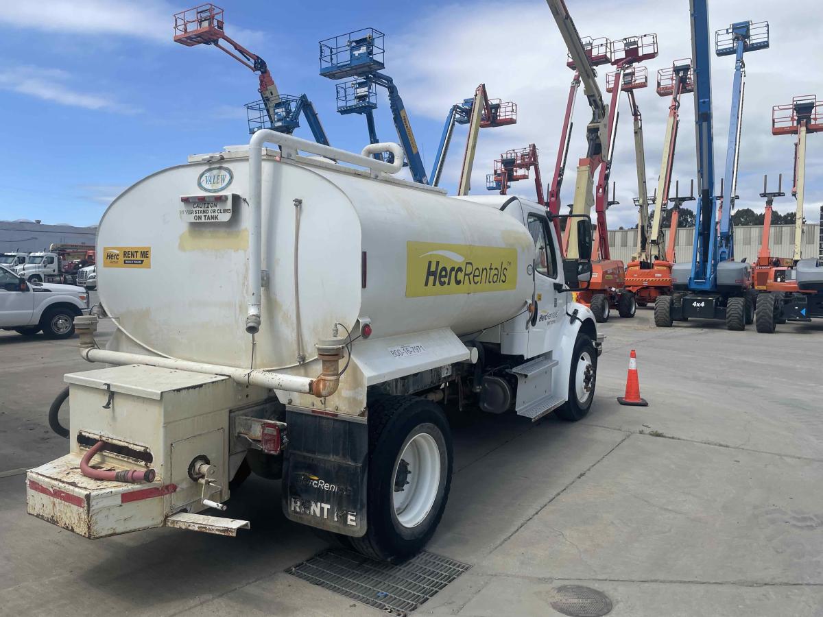 2018 Freightliner M2106