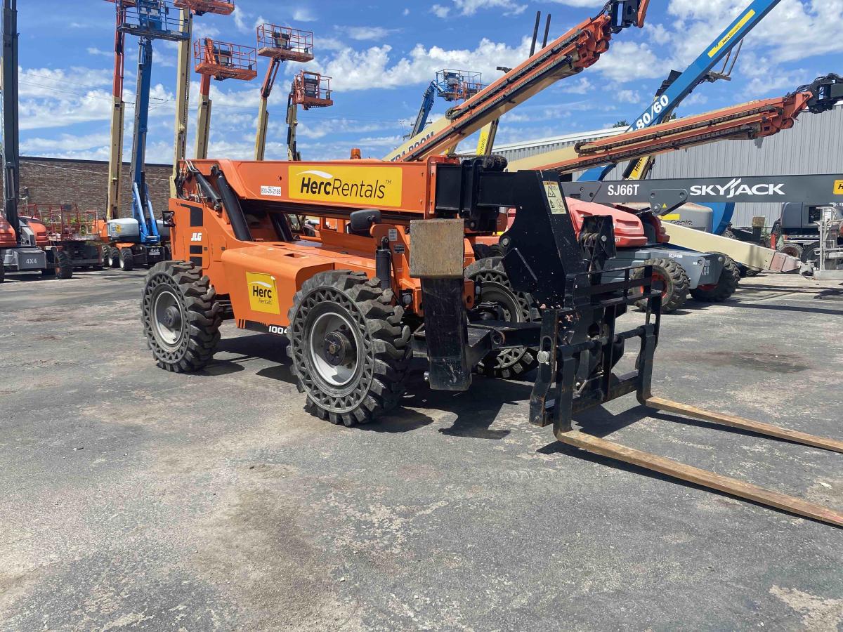 2019 SkyTrak 10042