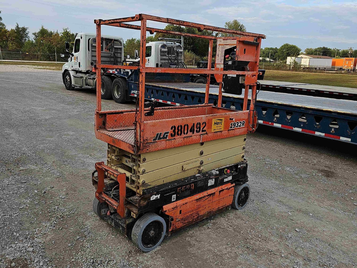 2016 JLG 1932R-5