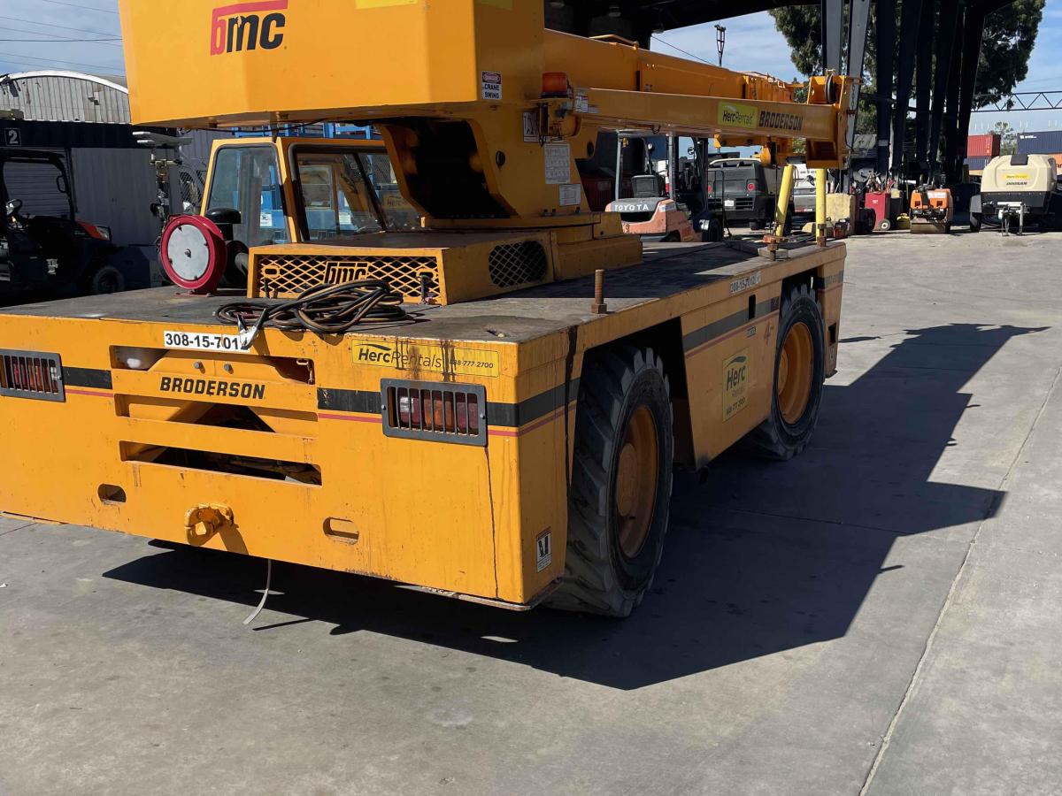 2005 Broderson IC803G-3