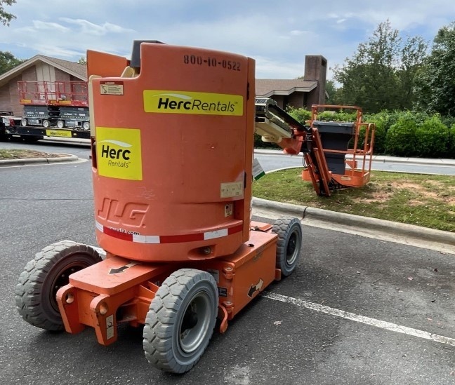2016 JLG E300AJP-3