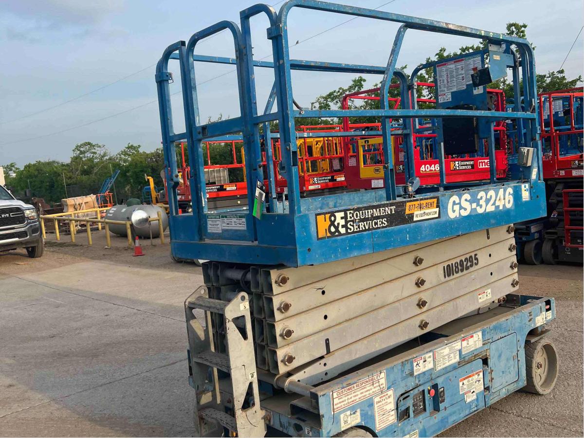 2016 Genie GS-3246-3