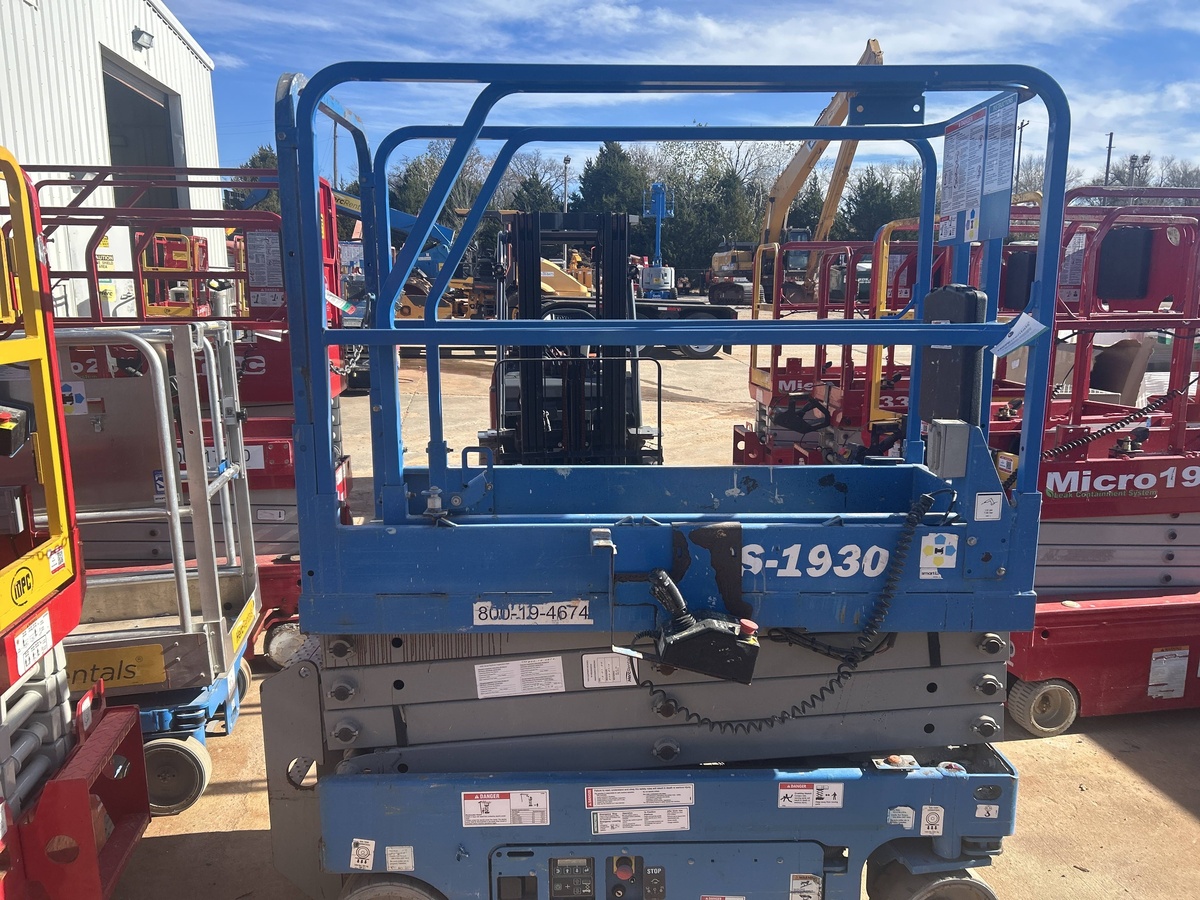 2018 Genie GS-1930