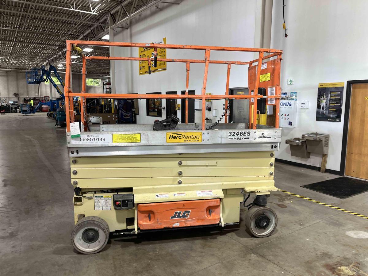 2014 JLG 3246ES-3