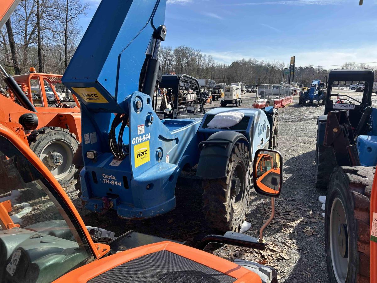 2018 Genie GTH 844